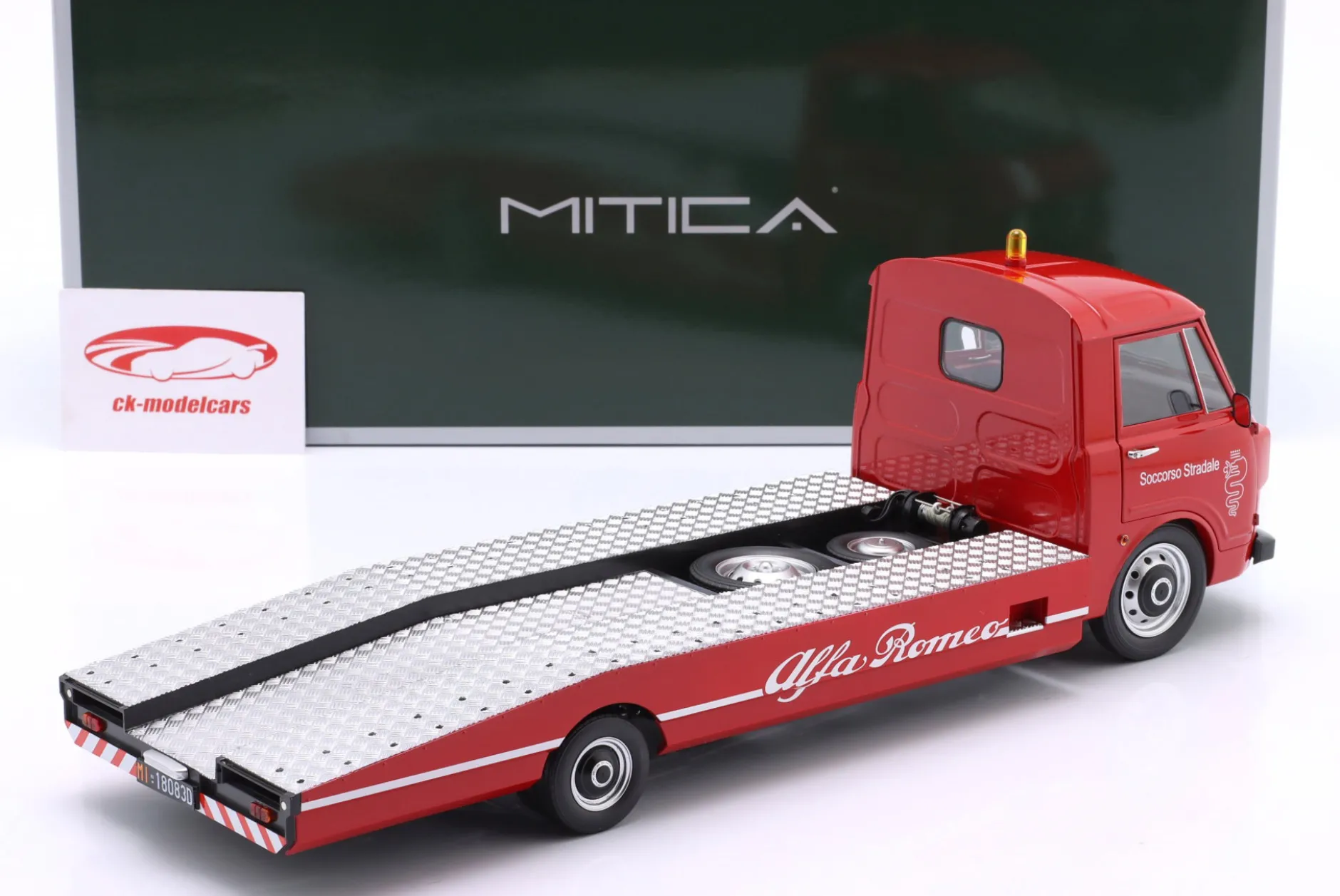 Alfa Romeo A12 (F12) Abschleppwagen Baujahr 1977 rot 1:18 MITICA