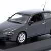 Alfa Romeo 147 Baujahr 2005 schwarz metallic 1:43 Minichamps