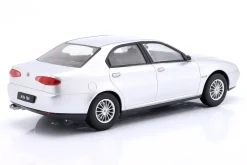 Alfa Romeo 166 Baujahr 1999 silber metallic 1:18 Triple9