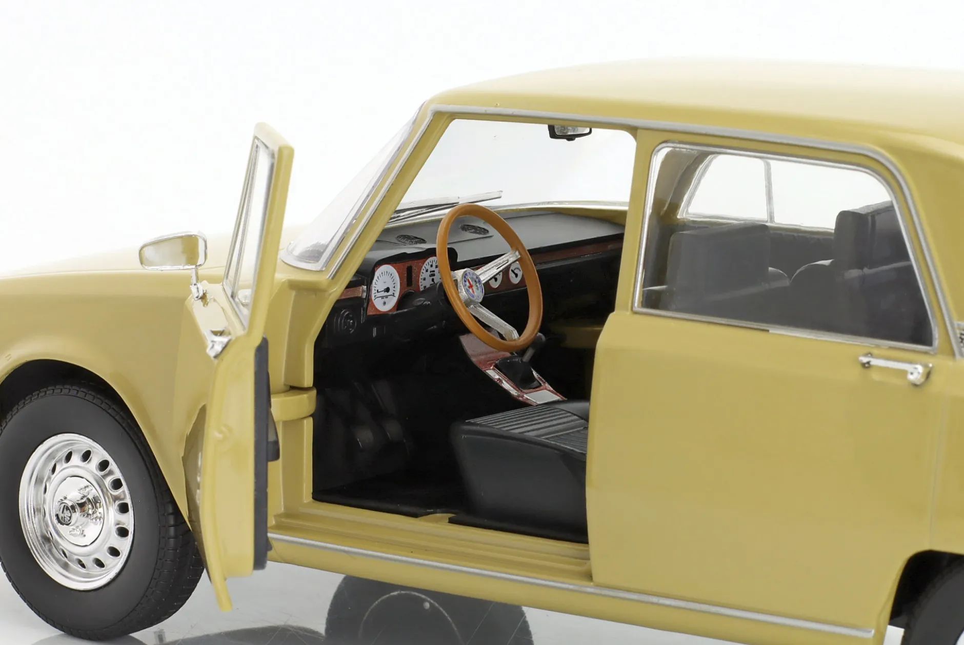 Alfa Romeo 2000 Berlina 1971 dunkelgelb 1:18 Mitica