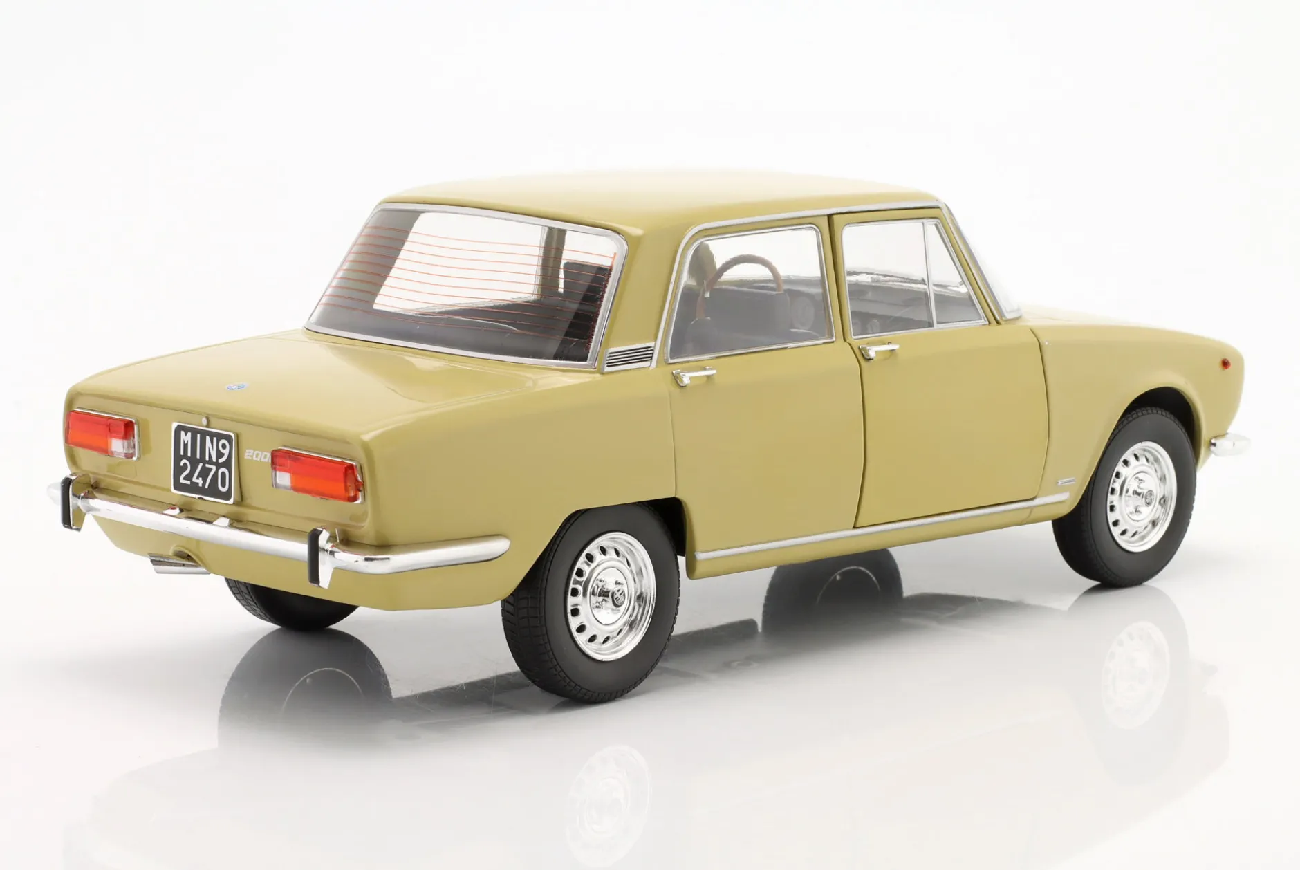 Alfa Romeo 2000 Berlina 1971 dunkelgelb 1:18 Mitica