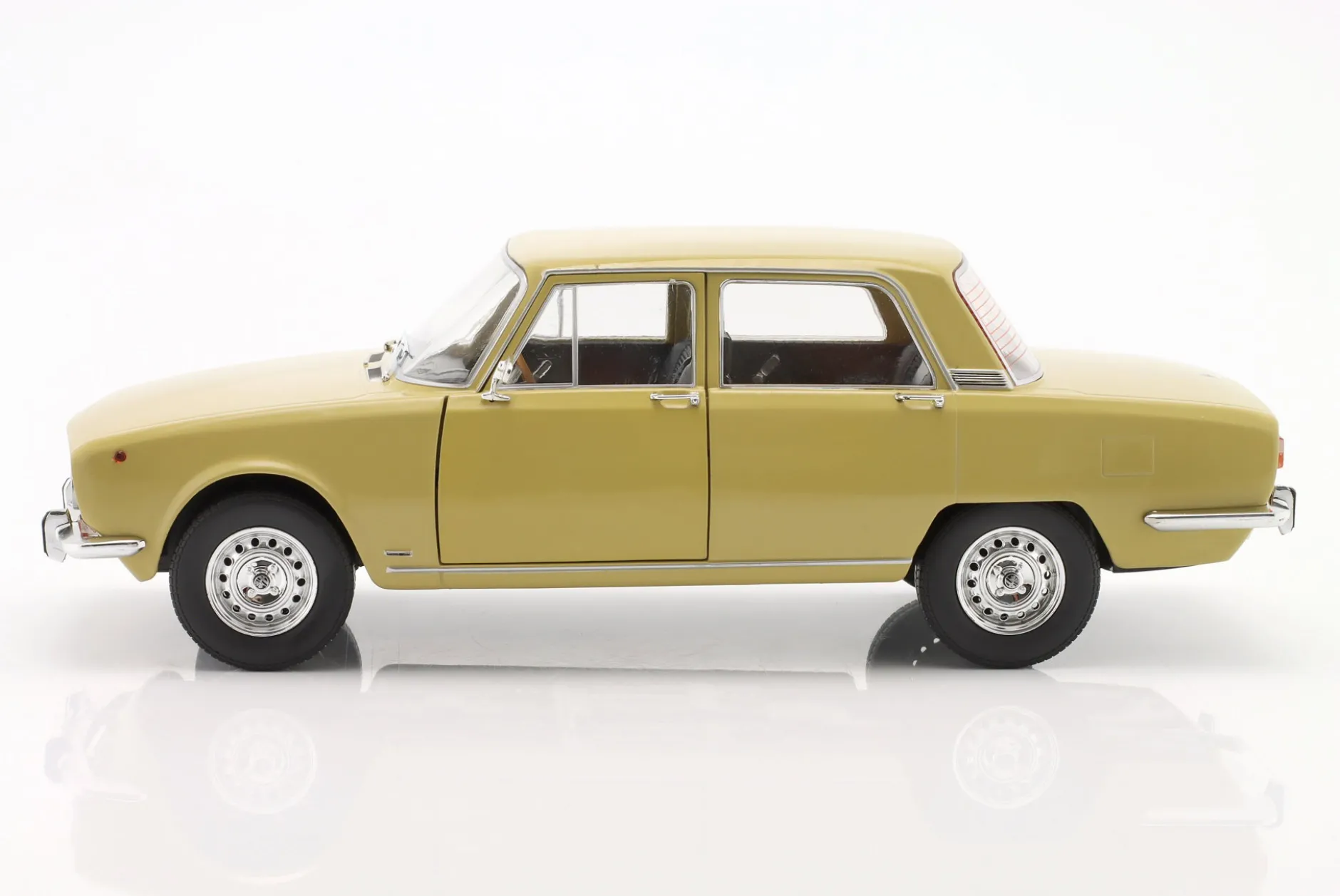 Alfa Romeo 2000 Berlina 1971 dunkelgelb 1:18 Mitica