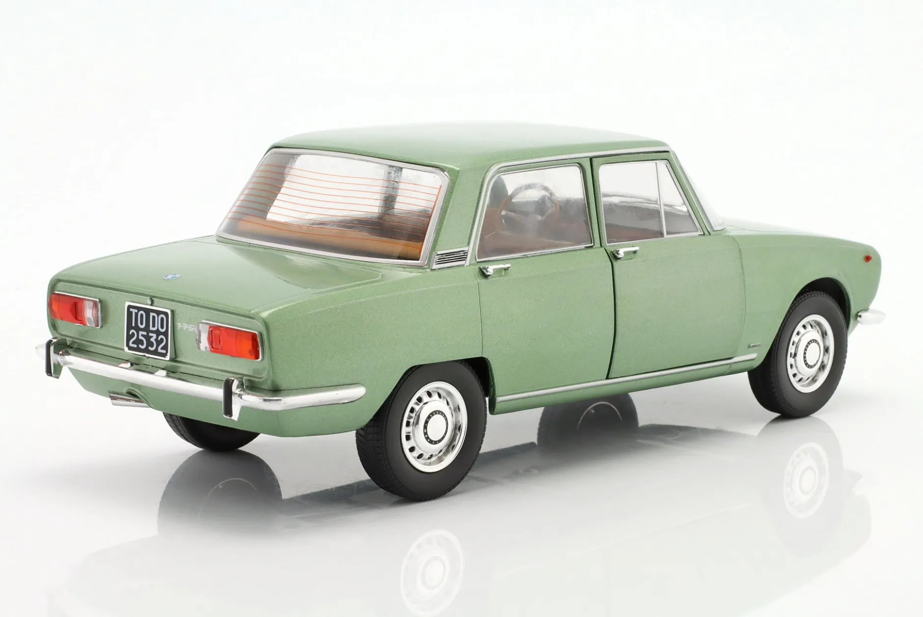 Alfa Romeo 1750 Berlina 2-Series 1969 olivgrün metallic 1:18 Mitica