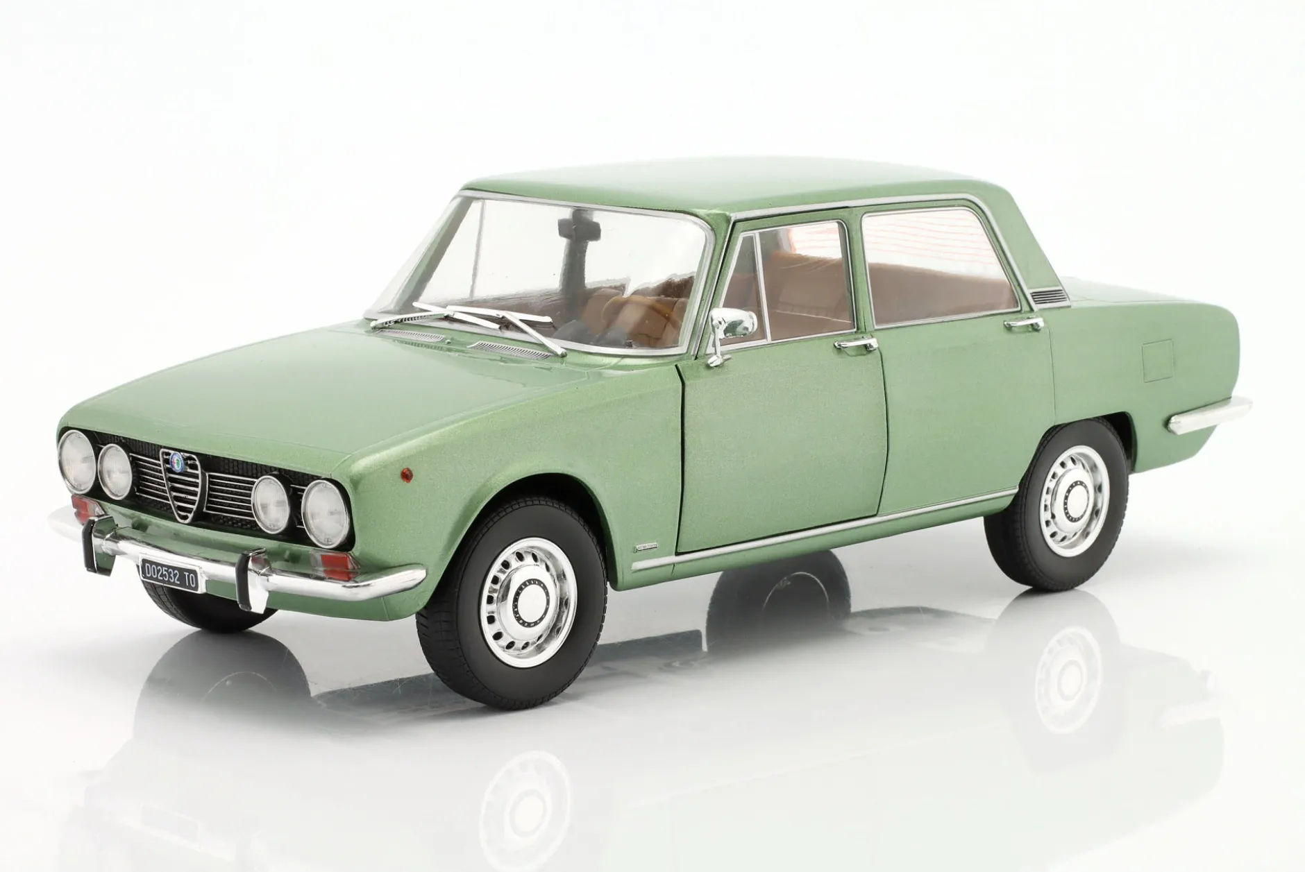 Alfa Romeo 1750 Berlina 2-Series 1969 olivgrün metallic 1:18 Mitica