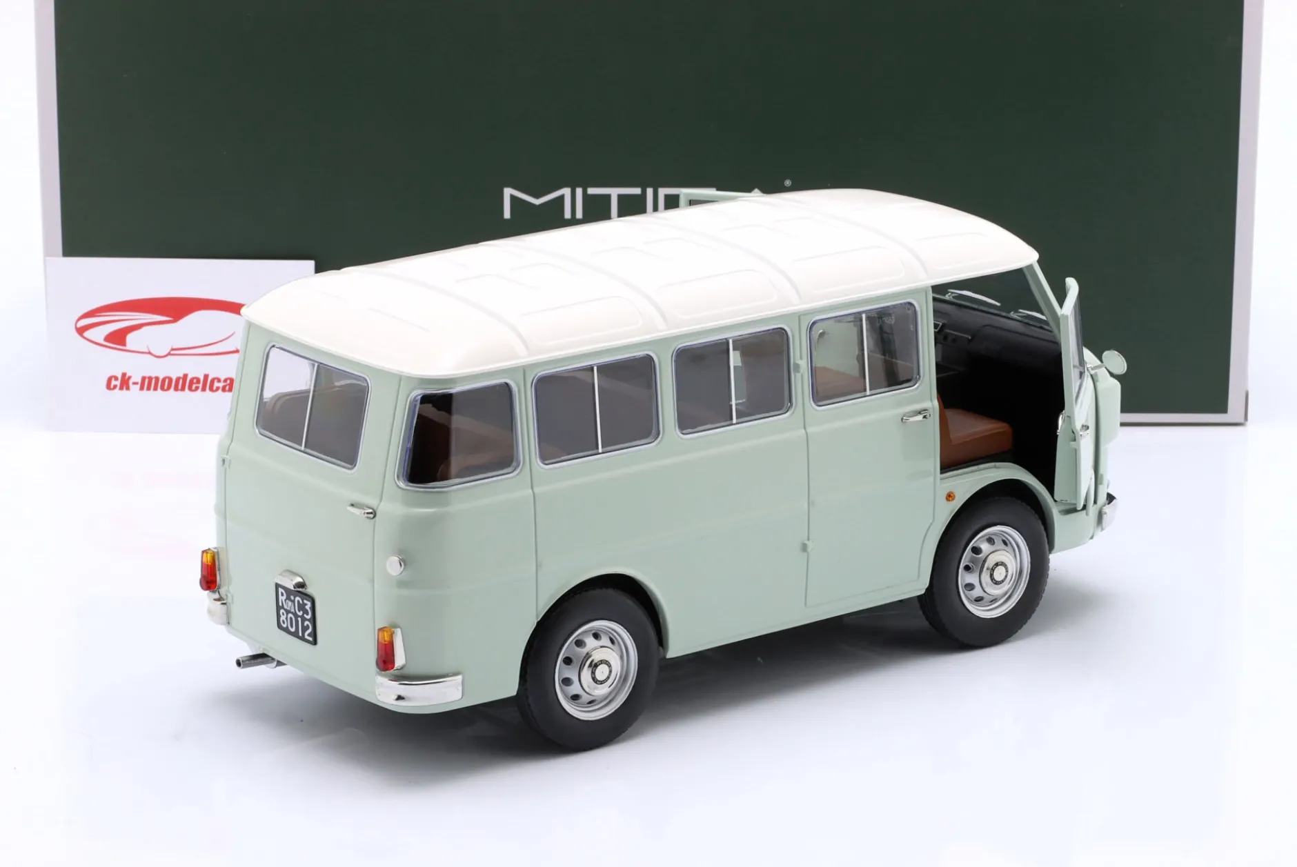 Alfa Romeo F-12 Minibus Serie 1 Baujahr 1967 hellgrün / elfenbein 1:18 MITICA