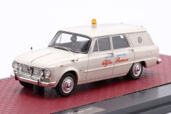 Alfa Romeo Giulia 105 Assistance Competition Car Baujahr 1962-1972 weiß 1:43 Matrix