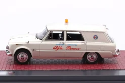 Alfa Romeo Giulia 105 Assistance Competition Car Baujahr 1962-1972 weiß 1:43 Matrix