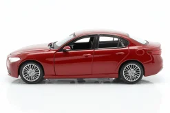 Alfa Romeo Giulia rot 1:24 Bburago