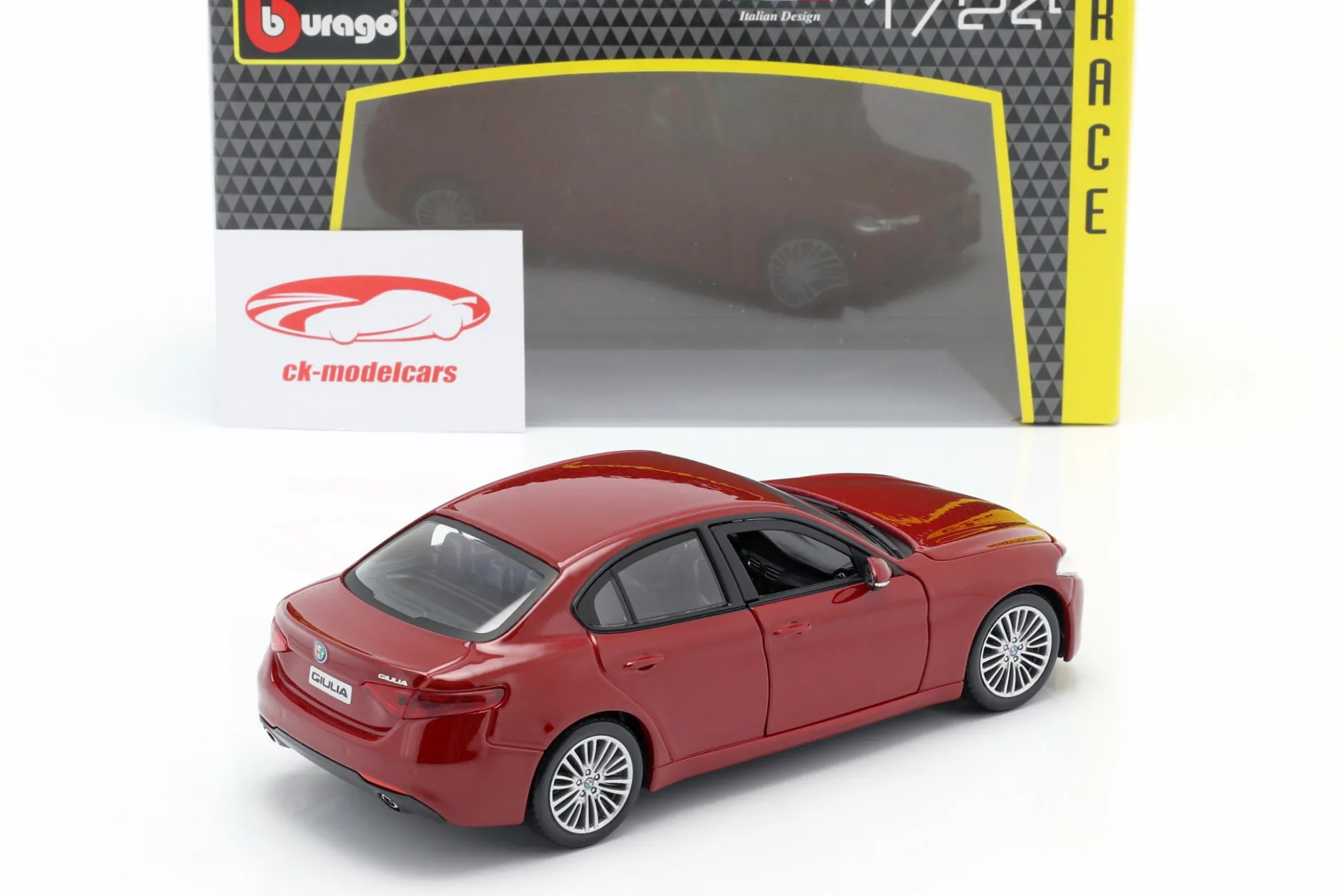 Alfa Romeo Giulia rot 1:24 Bburago
