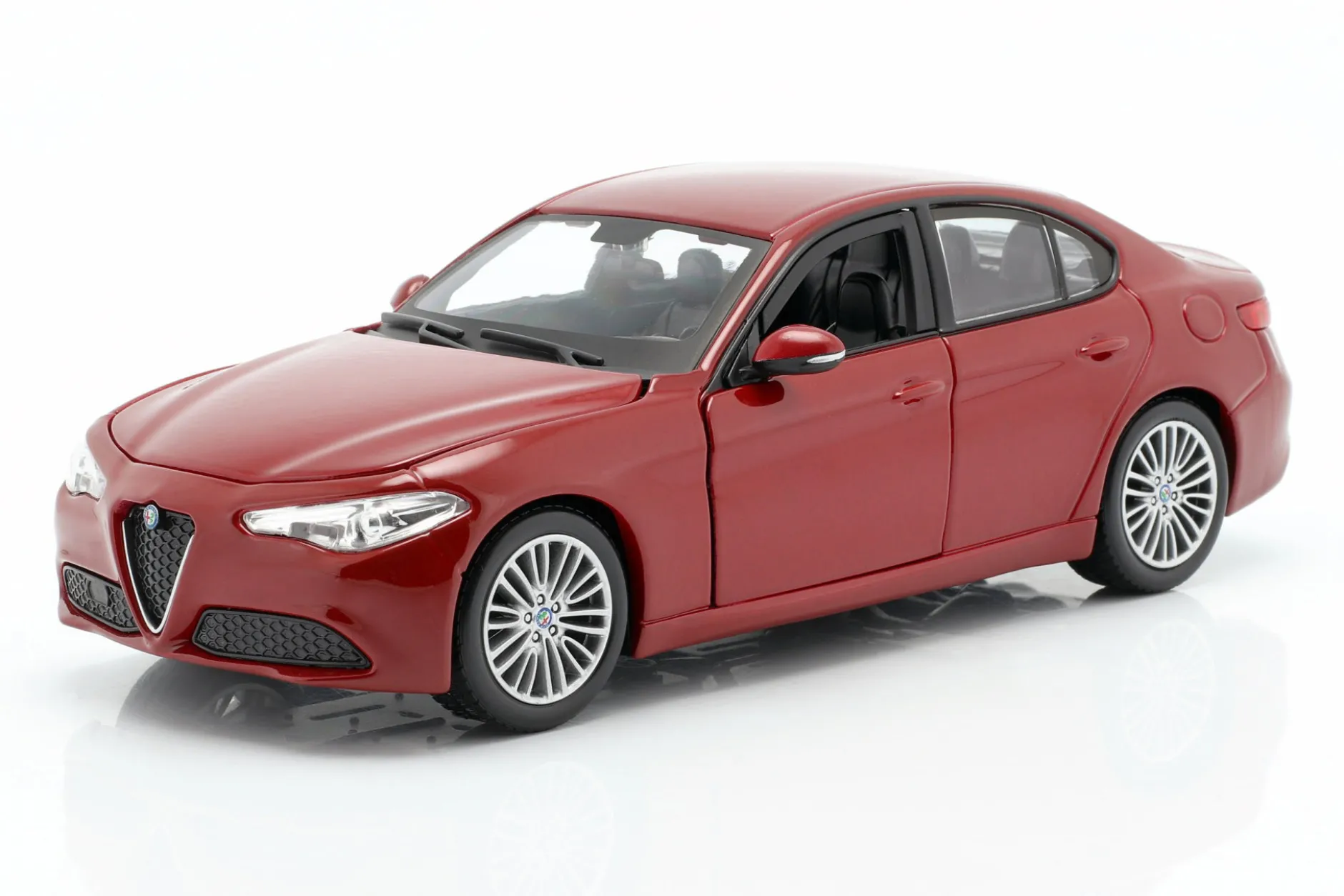 Alfa Romeo Giulia rot 1:24 Bburago