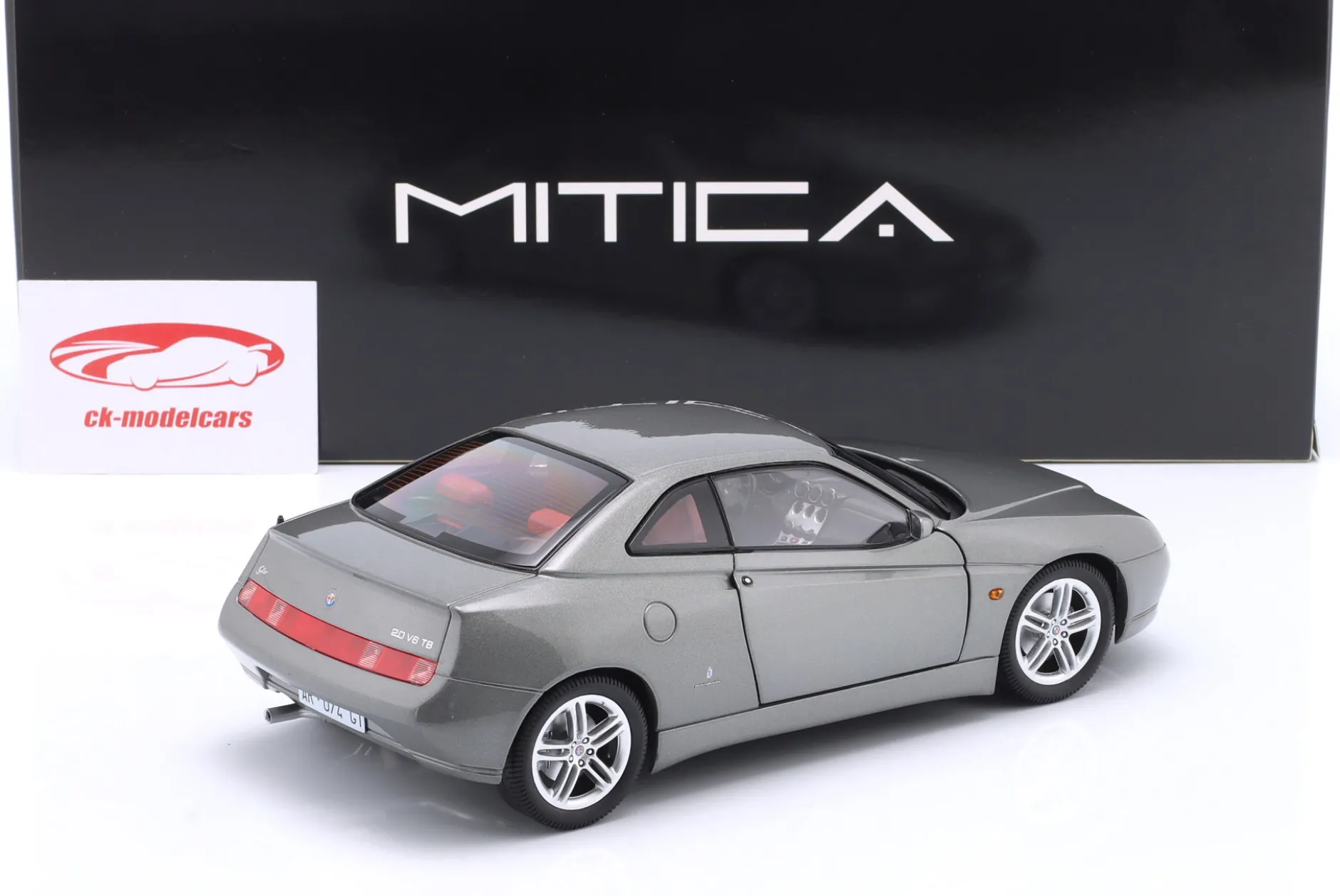 Alfa Romeo GTV 2.0 V6 TB Baujahr 1998 grau metallic 1:18 Mitica