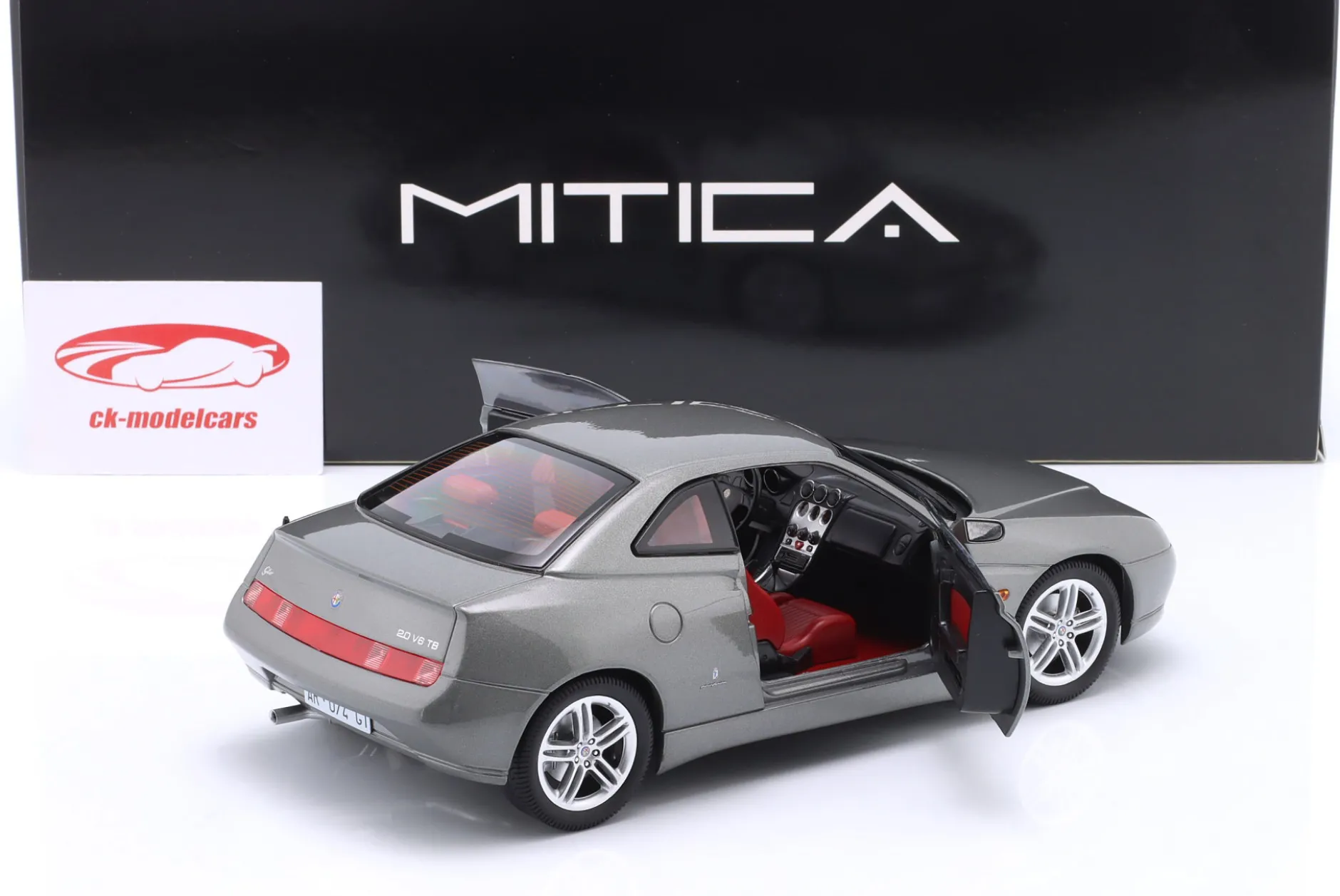 Alfa Romeo GTV 2.0 V6 TB Baujahr 1998 grau metallic 1:18 Mitica