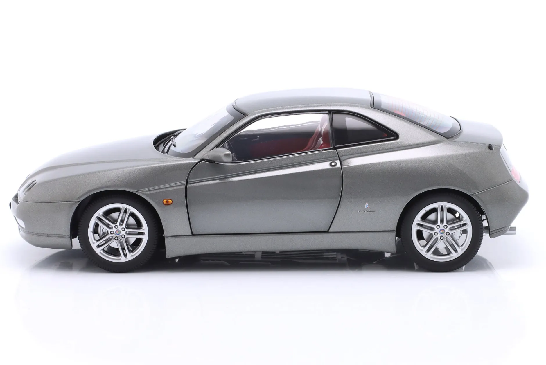 Alfa Romeo GTV 2.0 V6 TB Baujahr 1998 grau metallic 1:18 Mitica
