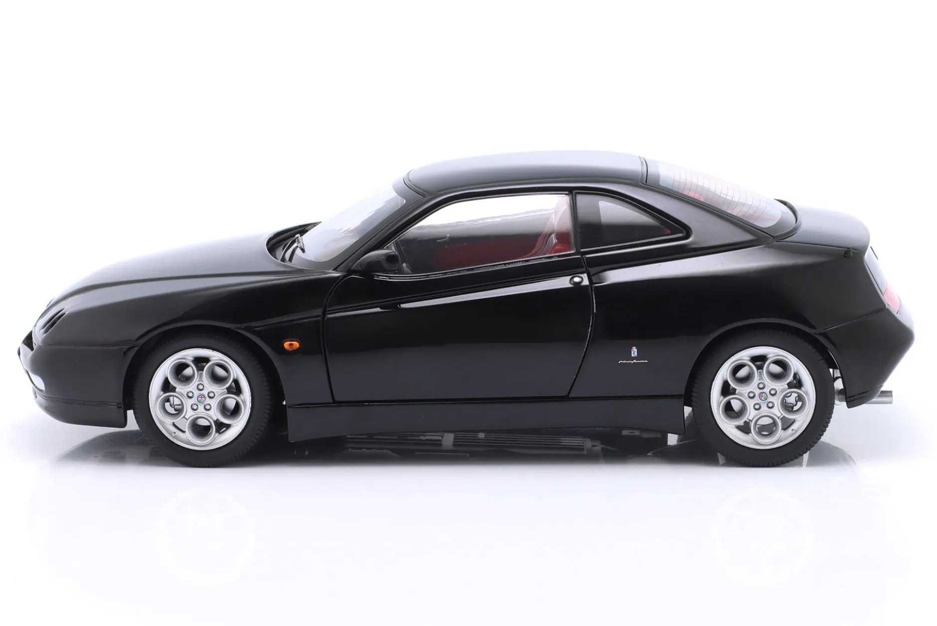 Alfa Romeo GTV 3.0 V6 24V Baujahr 1998 schwarz 1:18 Mitica