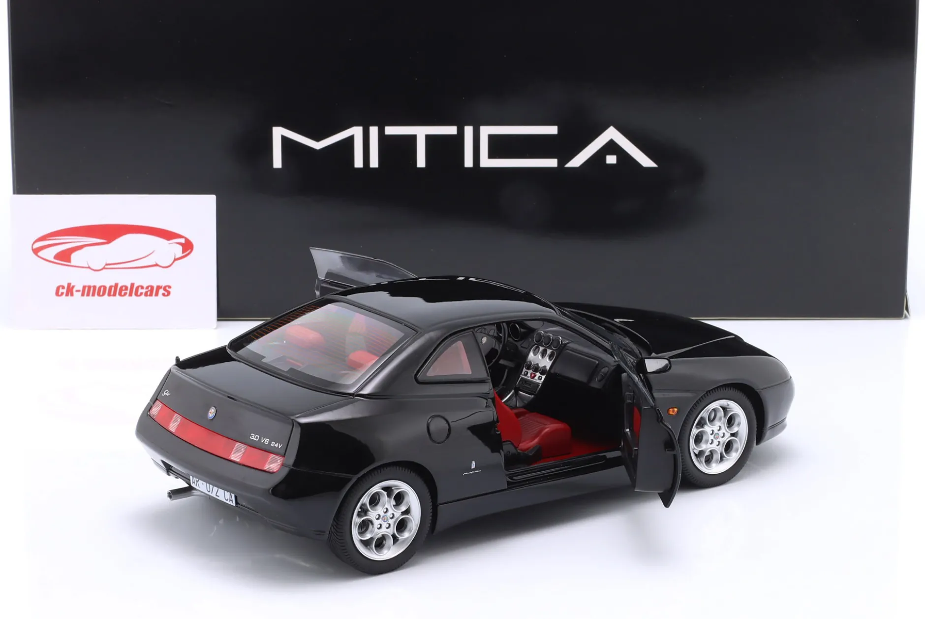 Alfa Romeo GTV 3.0 V6 24V Baujahr 1998 schwarz 1:18 Mitica