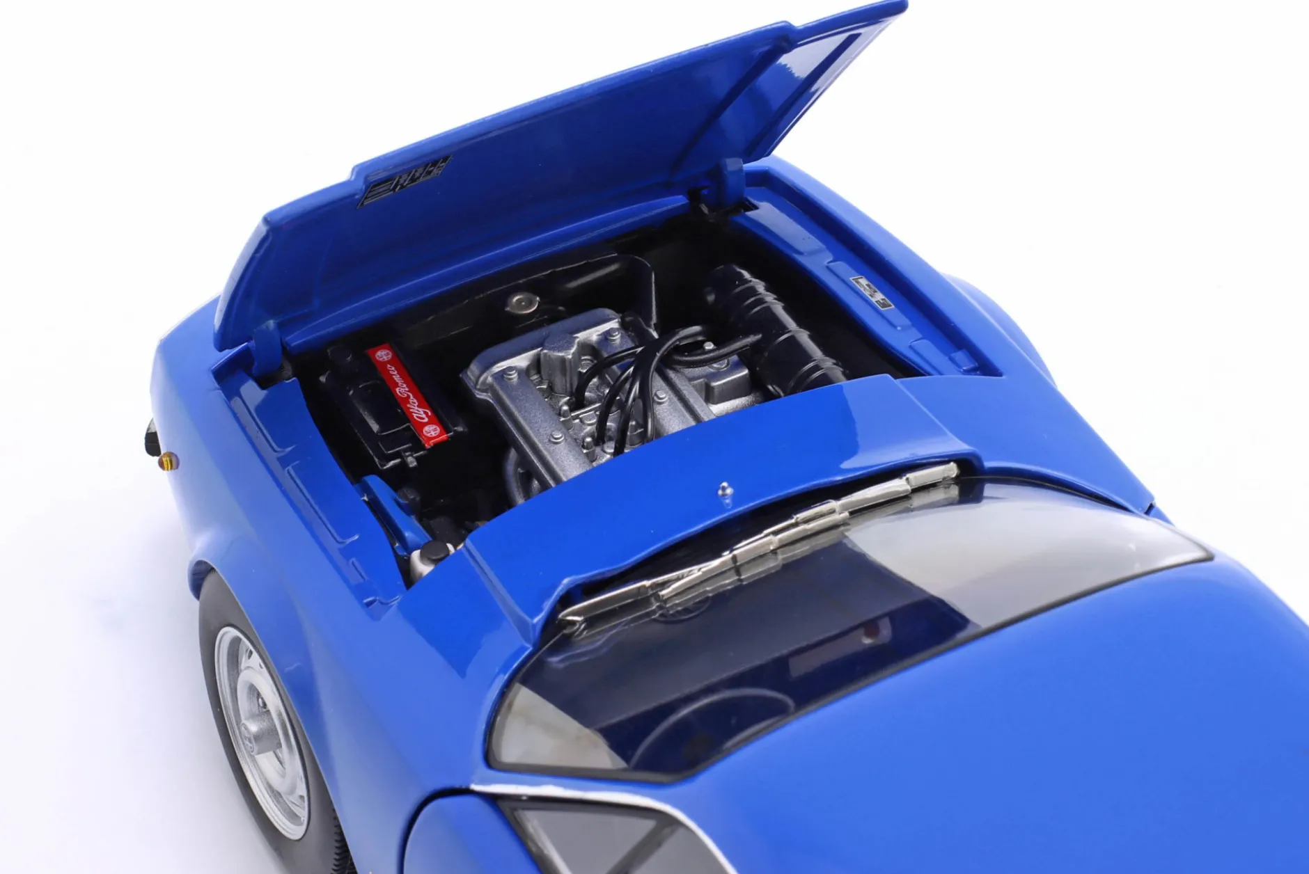 Alfa Romeo Junior Zagato Baujahr 1969 mediumblau 1:18 Norev