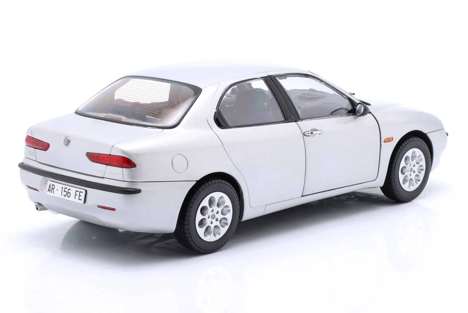 Alfa Romeo 156 2.0 Twin Spark Baujahr 1997 silber metallic 1:18 Mitica