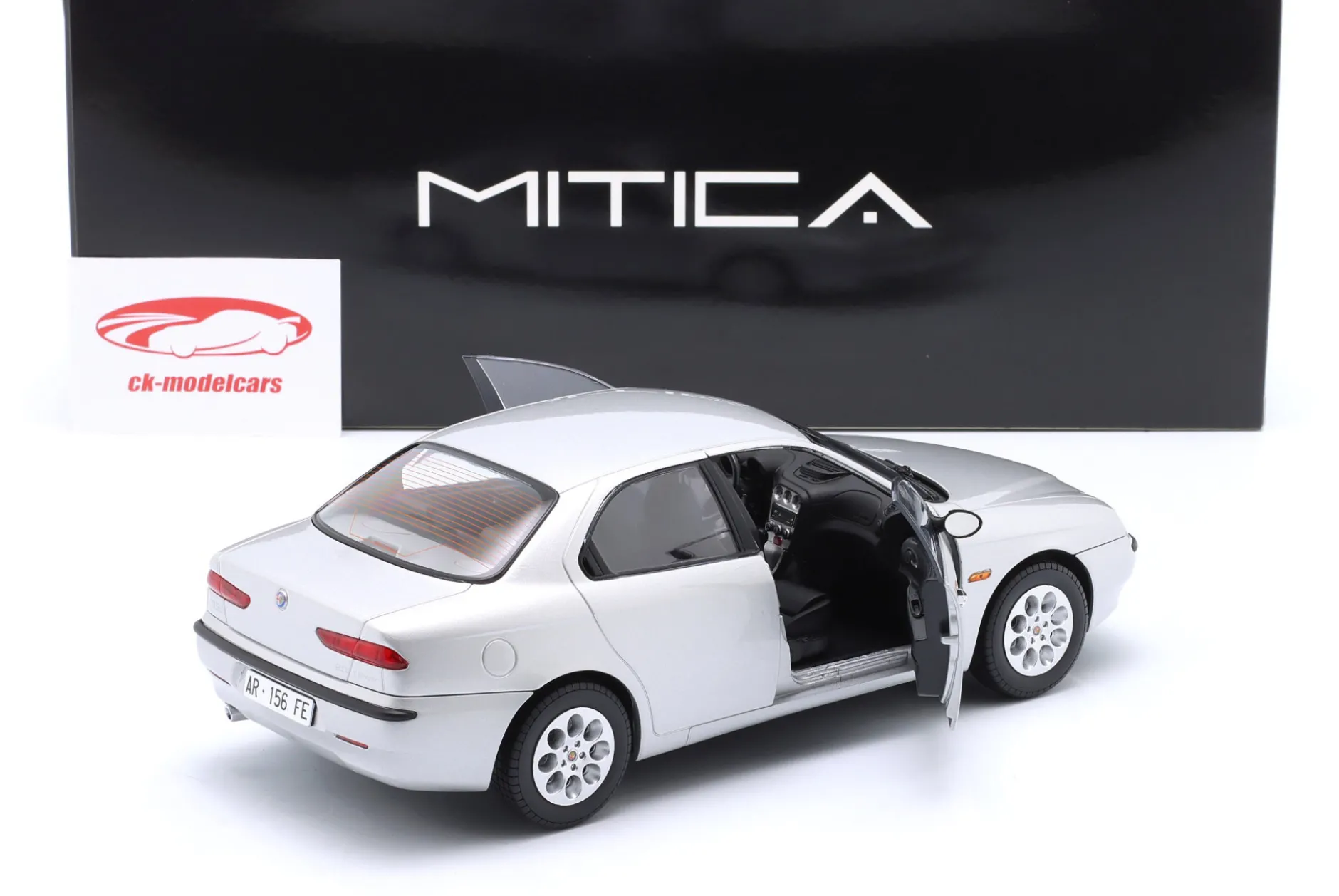 Alfa Romeo 156 2.0 Twin Spark Baujahr 1997 silber metallic 1:18 Mitica