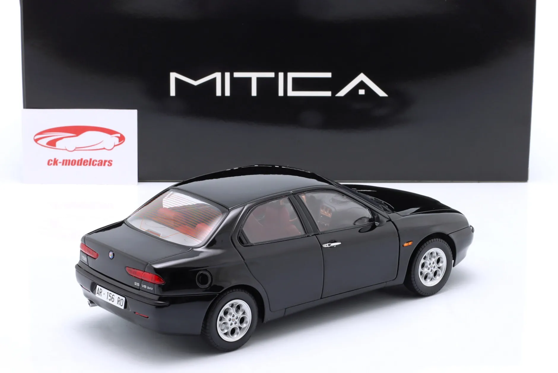 Alfa Romeo 156 2.5 V6 24V Baujahr 1997 schwarz 1:18 Mitica