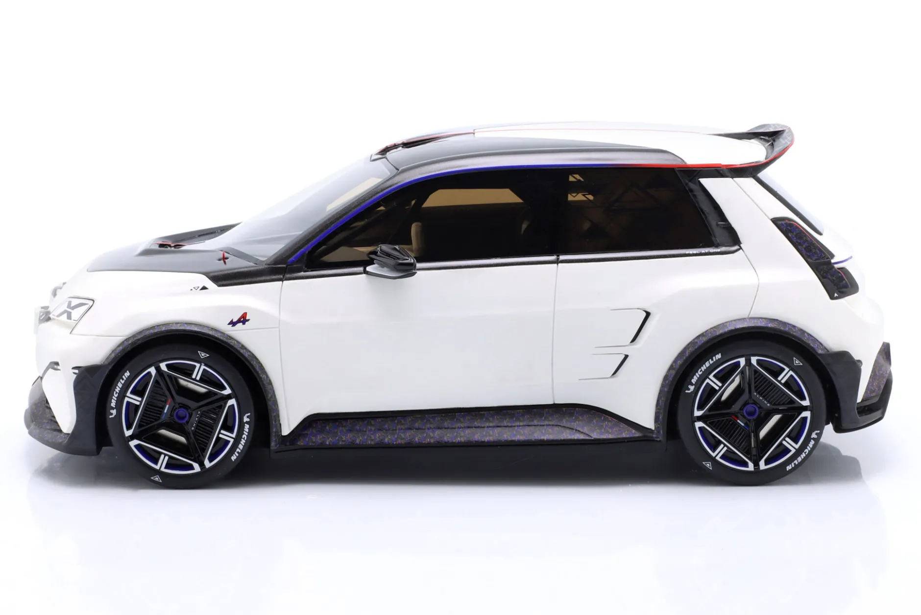Alpine A290 Baujahr 2023 weiß 1:18 OttOmobile