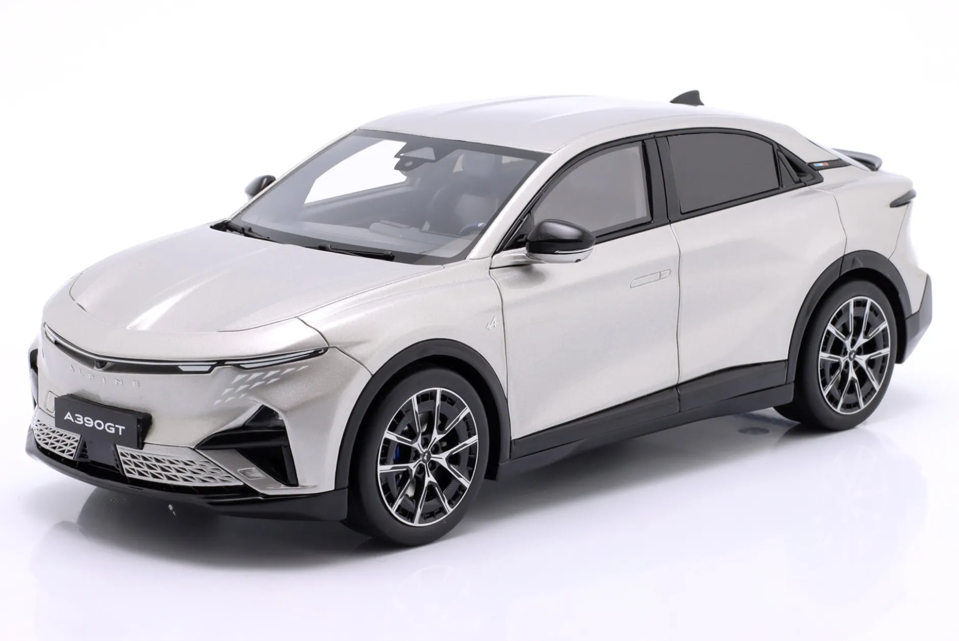 Alpine A390 GT Argent Mercure Baujahr 2025 grau metallic 1:18 OttOmobile