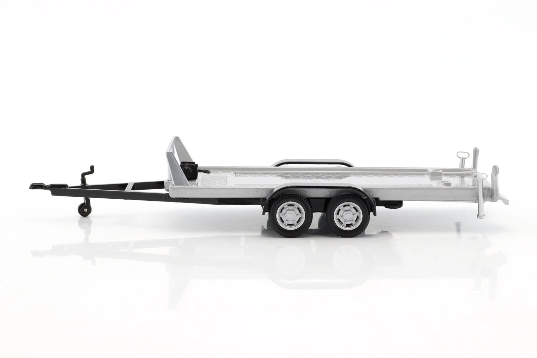 Anhänger Autotransporter-Hänger mit Tandemachse silber 1:43 Cararama