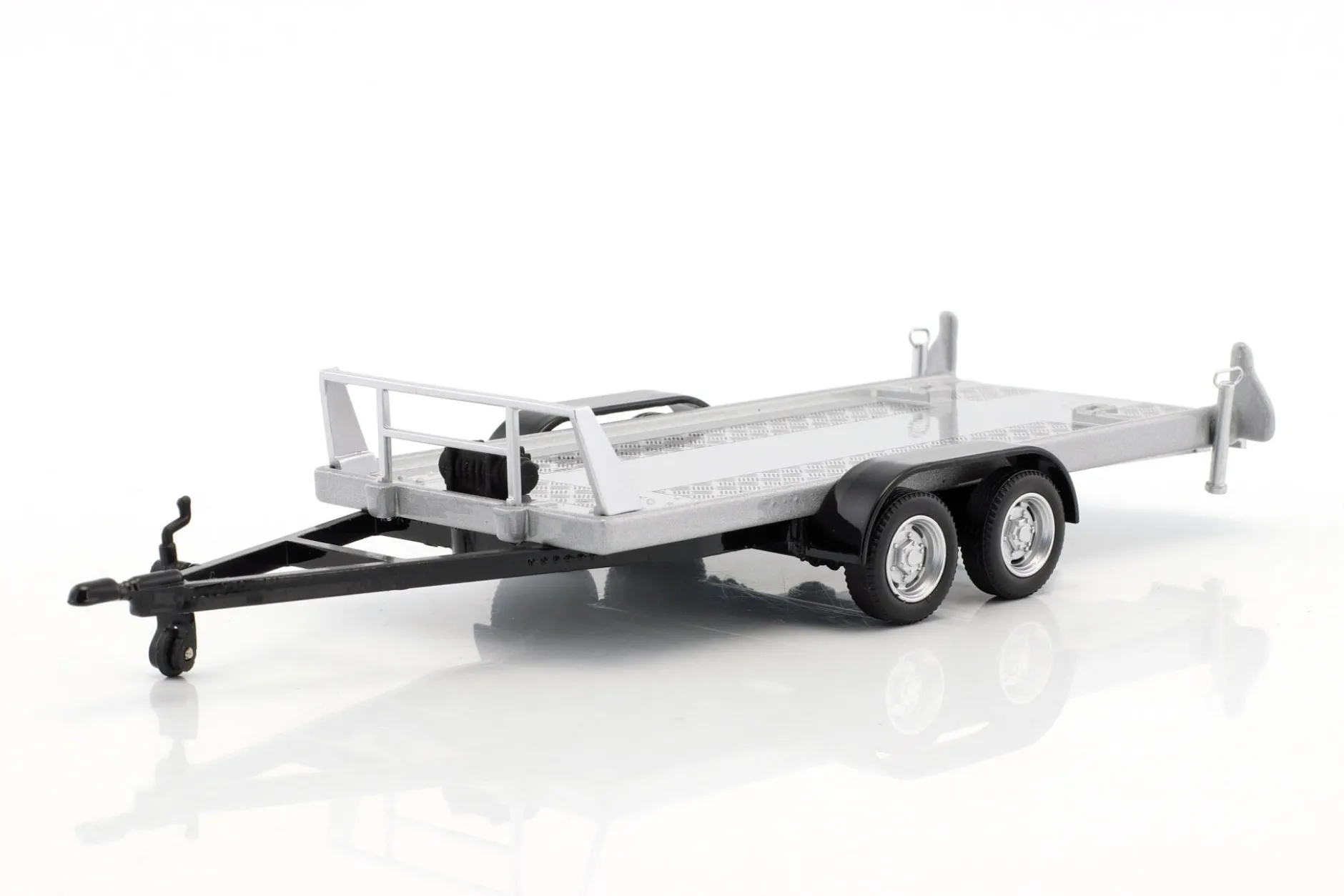 Anhänger Autotransporter-Hänger mit Tandemachse silber 1:43 Cararama