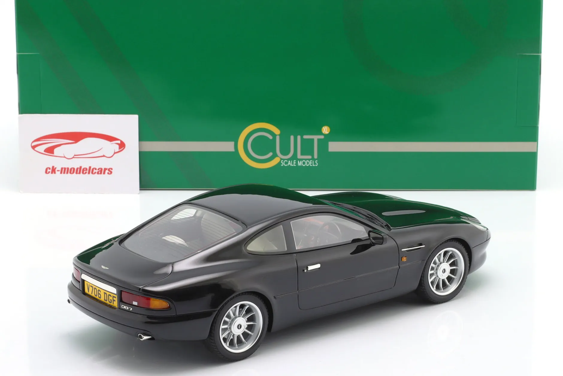 Aston Martin DB7 Baujahr 1993-1999 bowland schwarz 1:18 Cult Scale