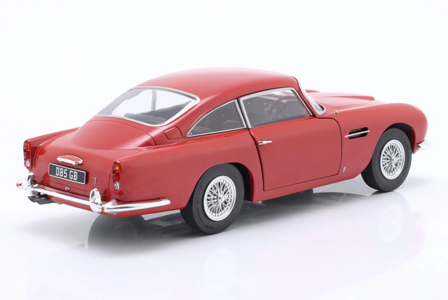 Aston Martin DB5 Baujahr 1964 rot metallic 1:18 Solido