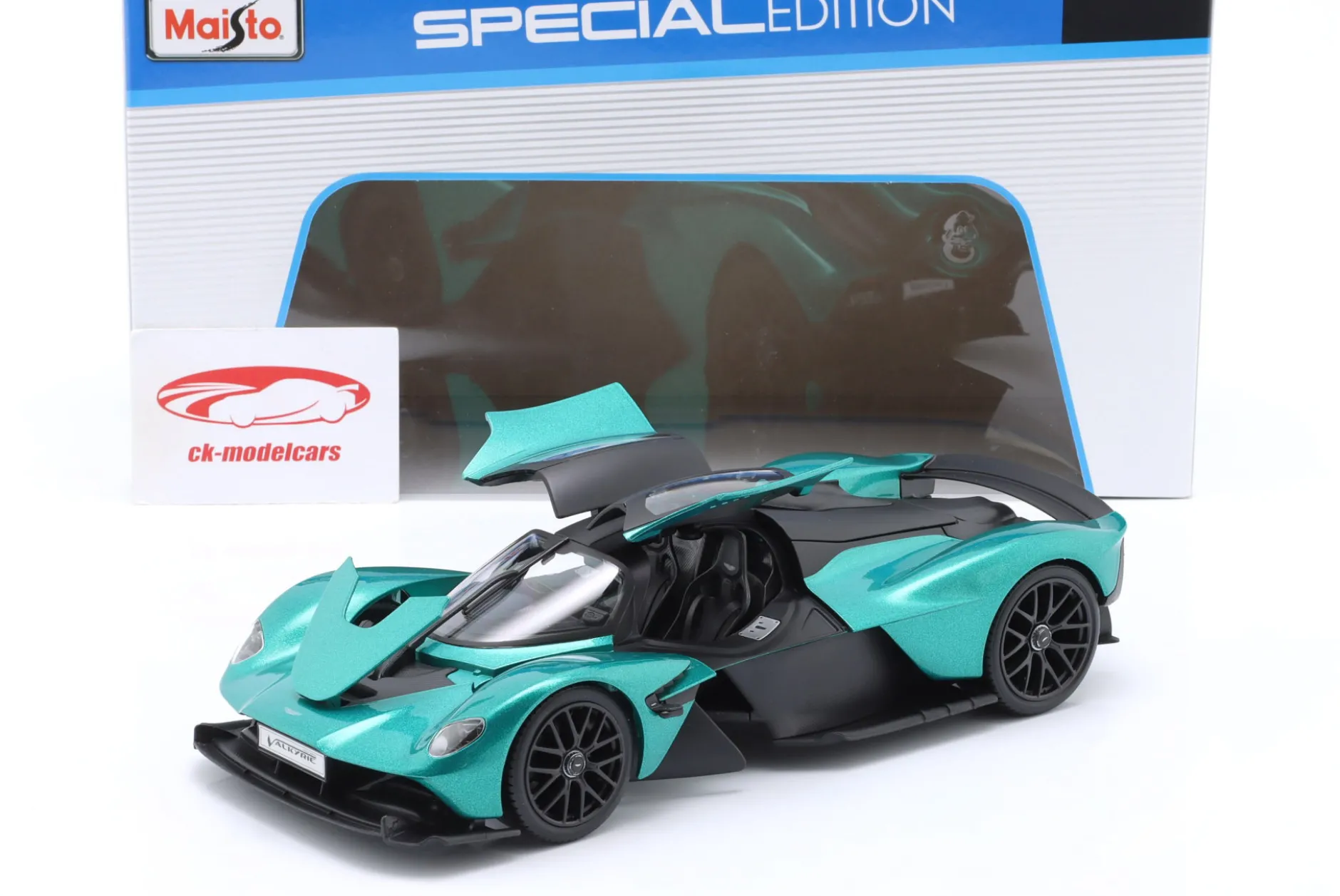 Aston Martin Valkyrie Baujahr 2022 grün 1:18 Maisto