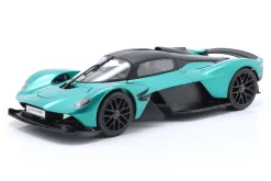 Aston Martin Valkyrie Baujahr 2022 grün 1:18 Maisto