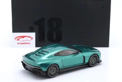 Aston Martin Valour Baujahr 2024 grün metallic 1:18 GT-Spirit