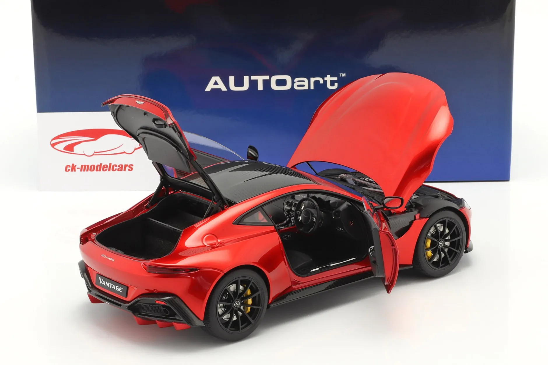 Aston Martin Vantage Baujahr 2019 hyper rot 1:18 AUTOart