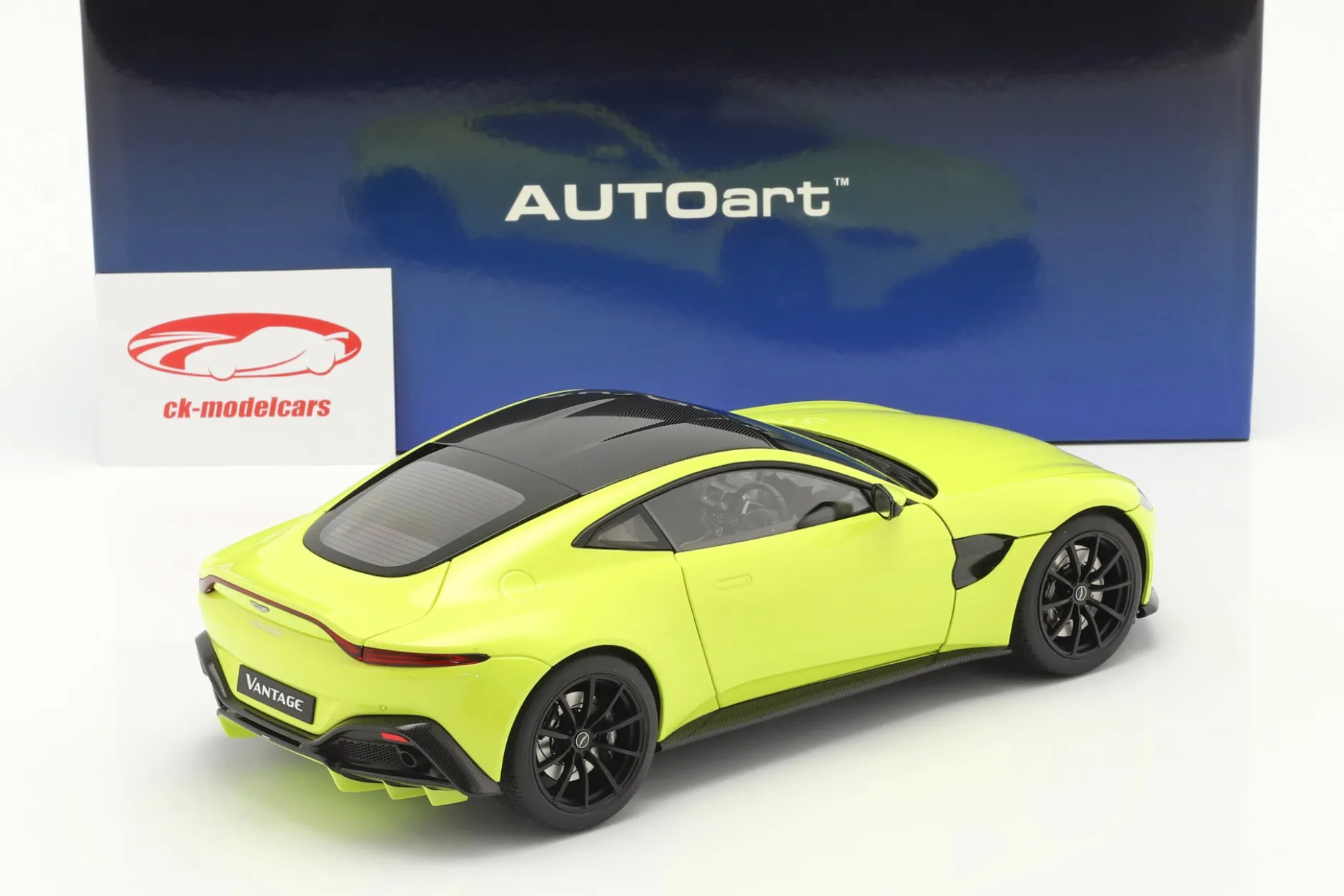 Aston Martin Vantage Baujahr 2019 limettengrün 1:18 AUTOart