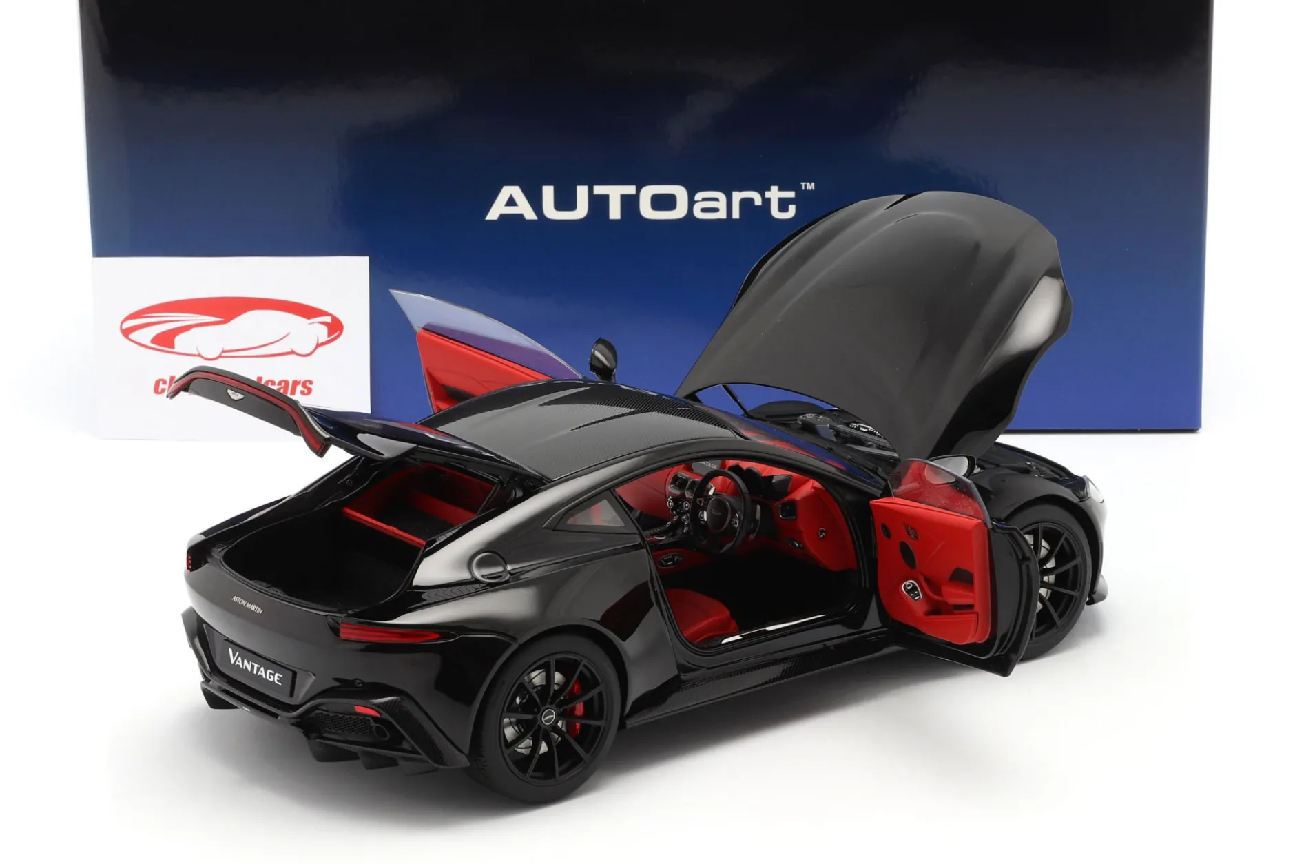 Aston Martin Vantage Baujahr 2019 schwarz 1:18 AUTOart