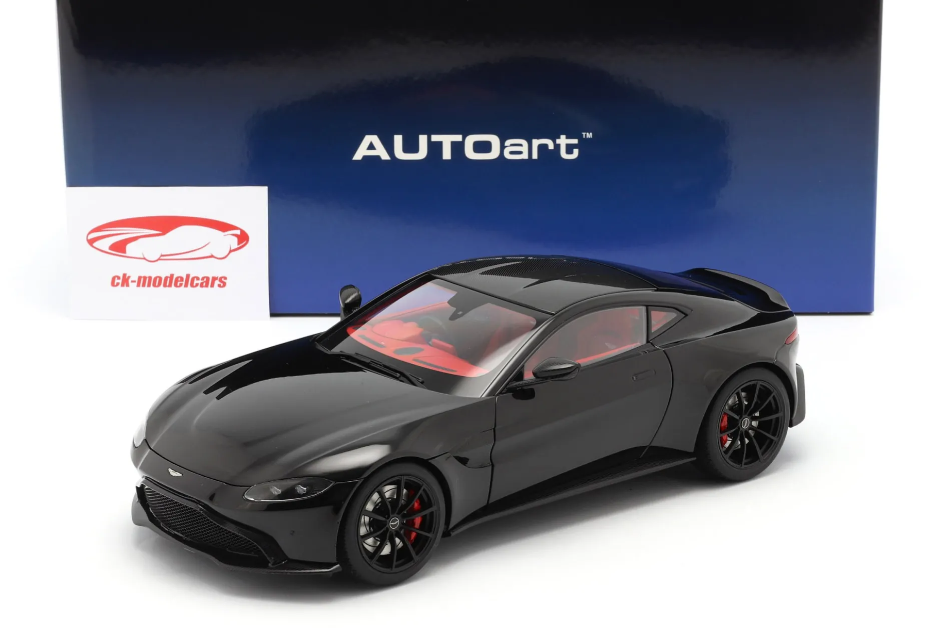 Aston Martin Vantage Baujahr 2019 schwarz 1:18 AUTOart