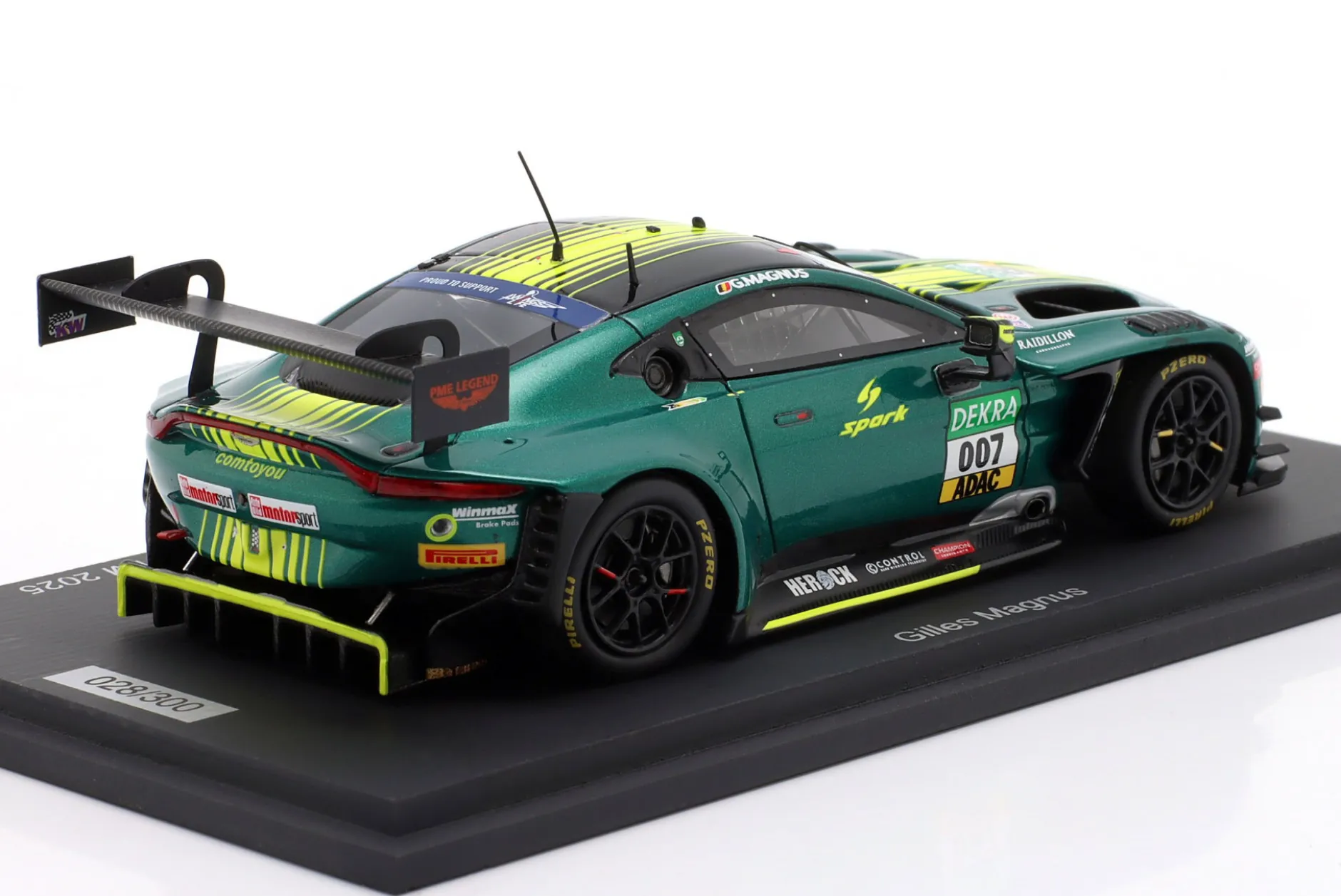Aston Martin Vantage GT3 #007 DTM 2025 Gilles Magnus 1:43 Spark