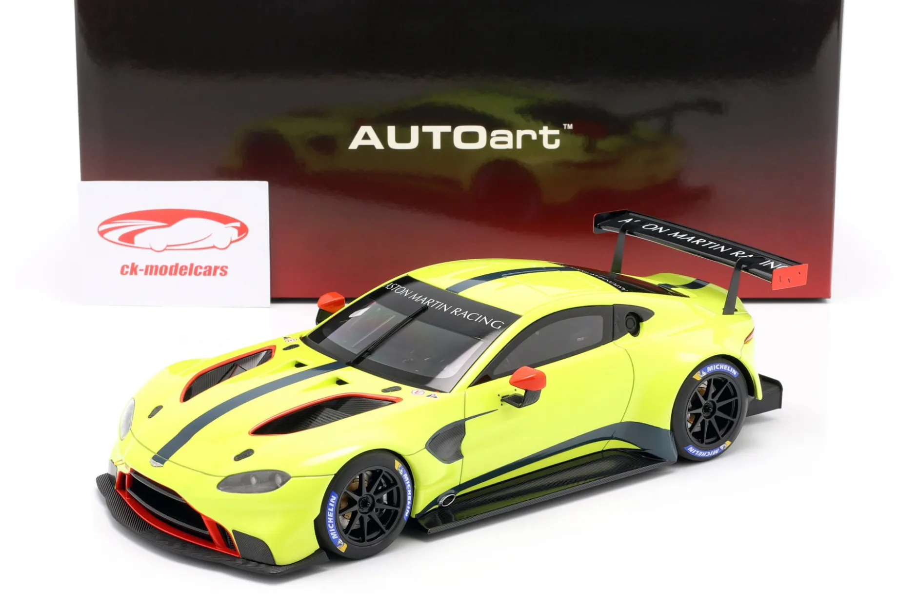 Aston Martin Vantage GTE LeMans Pro 2018 Presentation Car 1:18 AUTOart