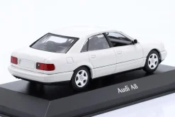 Audi A8 (D2) Baujahr 1999 weiß 1:43 Minichamps