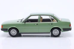 Audi 80 (B2) Baujahr 1978 hellgrün metallic 1:18 ModelCar Group
