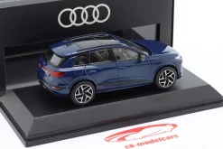 Audi Q6 e-tron ascariblau 1:43 Spark
