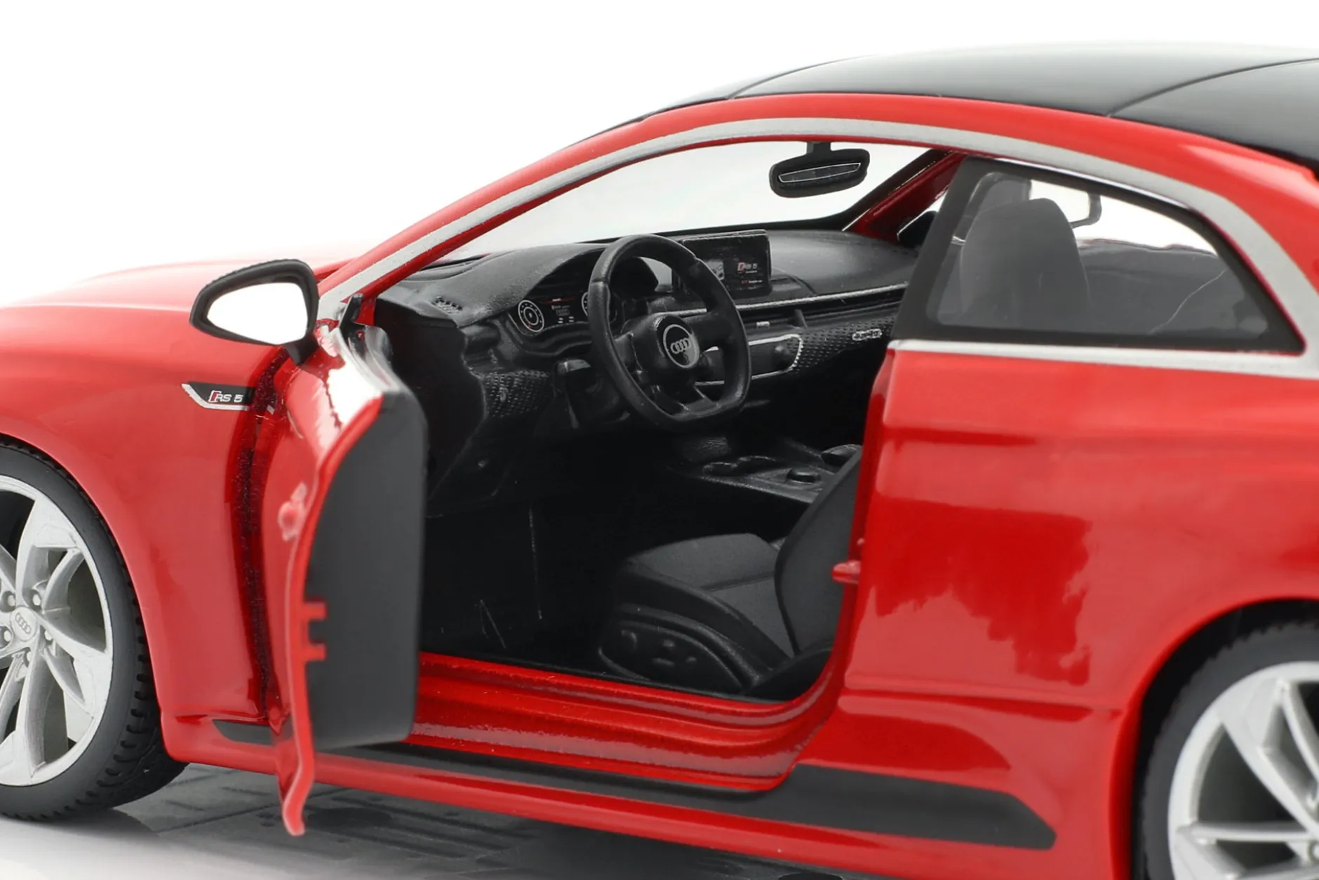 Audi RS 5 Coupe rot 1:24 Bburago