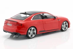 Audi RS 5 Coupe rot 1:24 Bburago