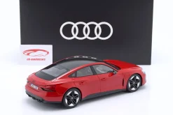 Audi RS e-tron GT Baujahr 2021 tangorot 1:18 Norev