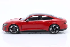 Audi RS e-tron GT Baujahr 2021 tangorot 1:18 Norev