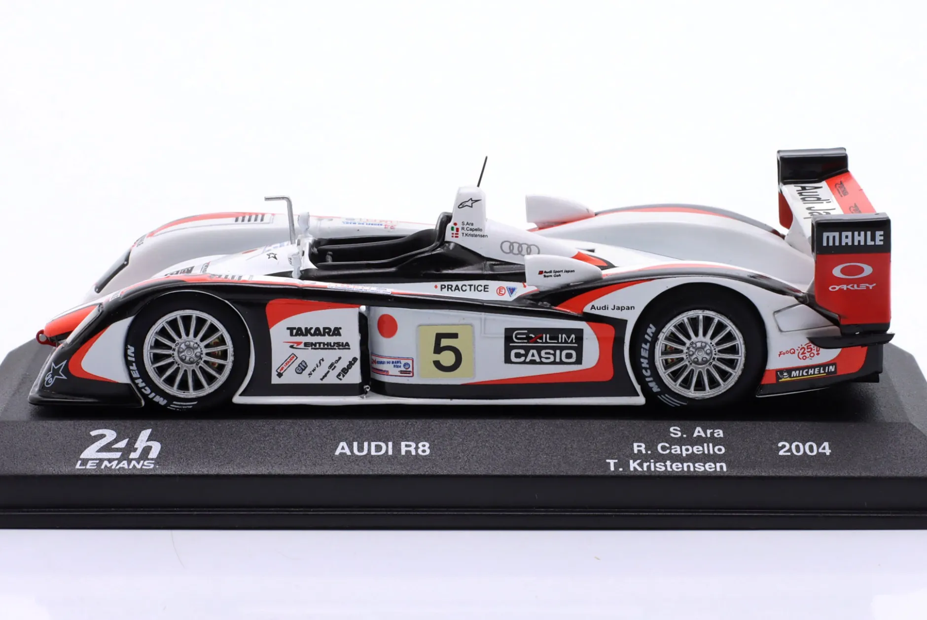 Audi R8 #5 Sieger 24h LeMans 2004 Capello, Kristensen, Ara 1:43 Altaya