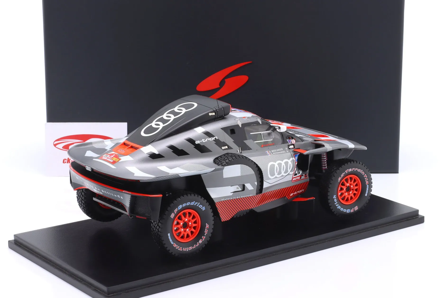 Audi RS Q e-tron E2 #204 Rallye Dakar 2023 Peterhansel, Boulanger 1:18 Spark