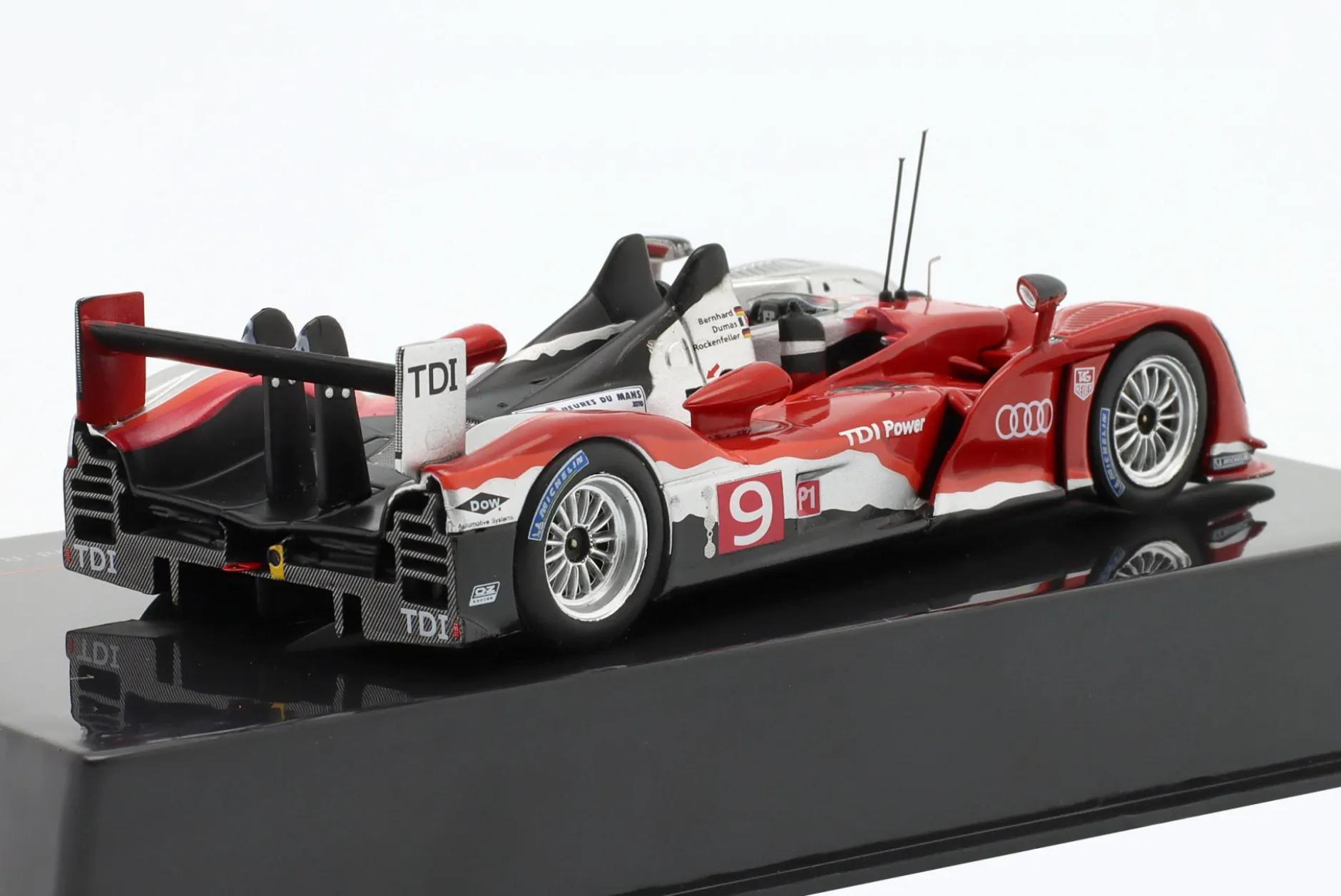 Audi R15 TDI #9 Sieger 24h LeMans 2010 Rockenfeller, Bernhard, Dumas 1:43 Ixo