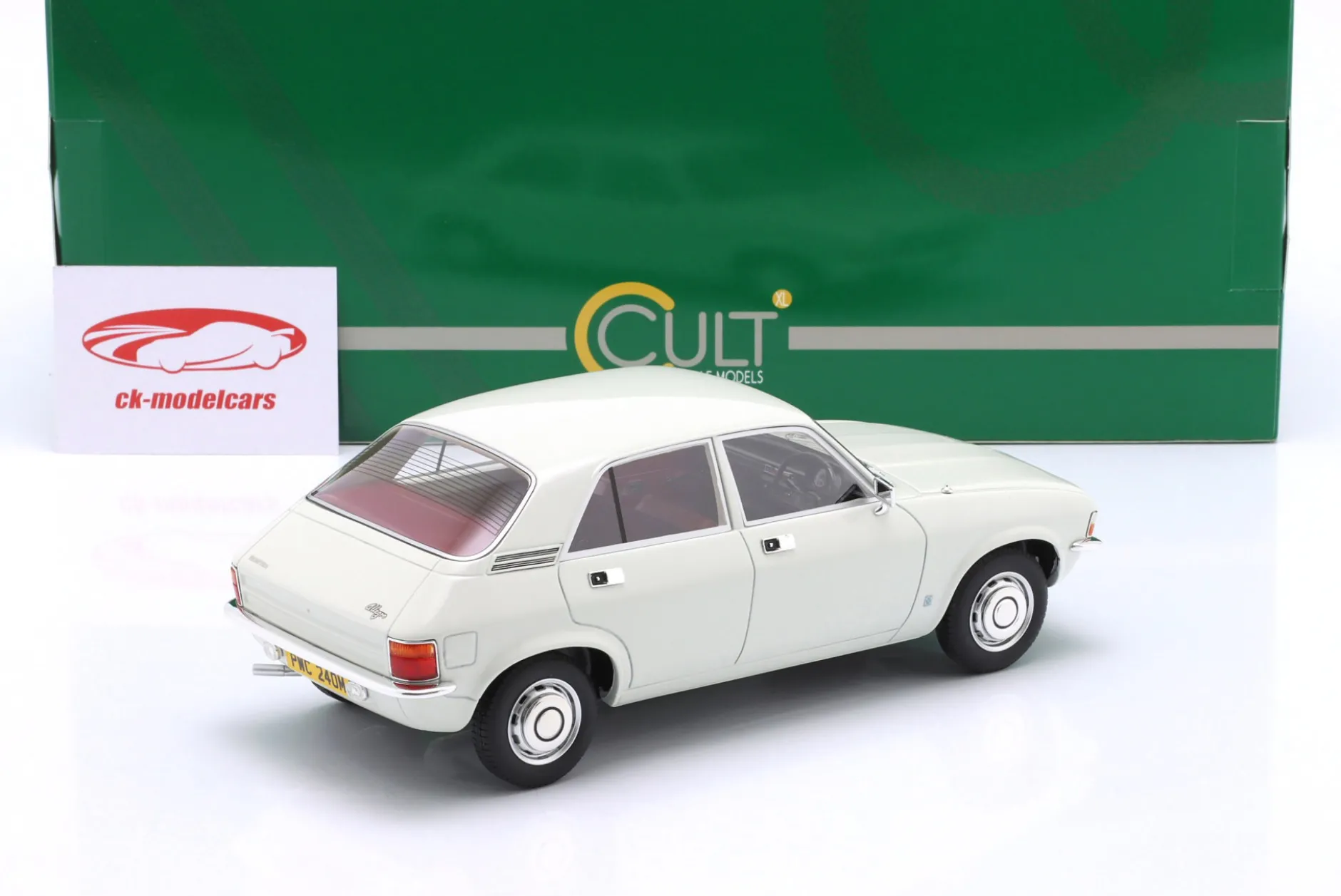 Austin Allegro Baujahr 1973 gletscherweiß 1:18 Cult Scale