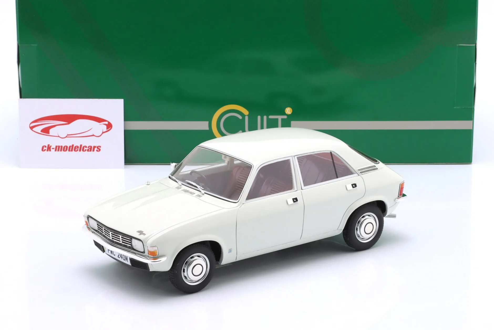 Austin Allegro Baujahr 1973 gletscherweiß 1:18 Cult Scale